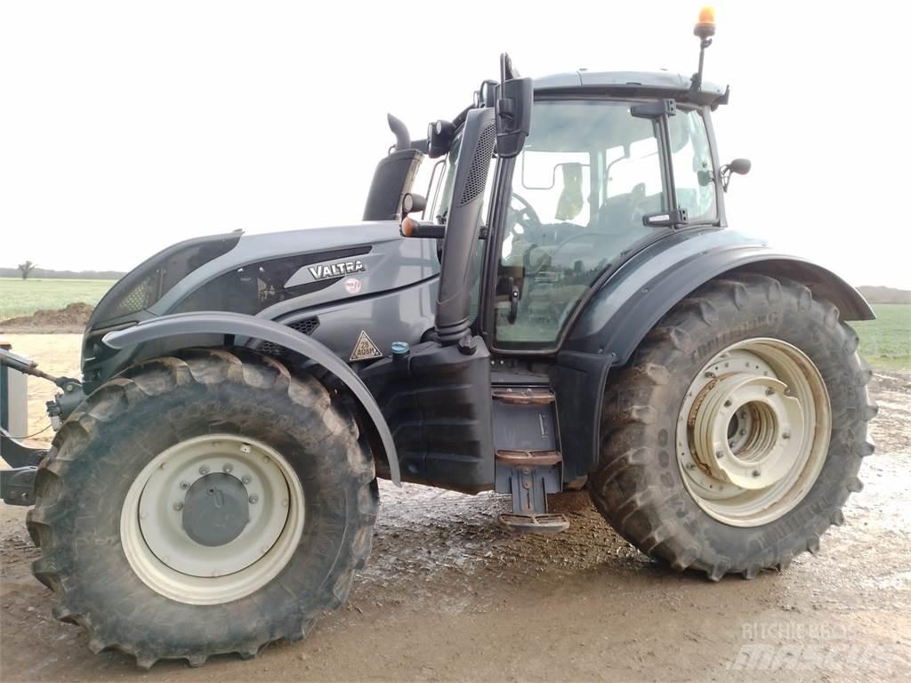 Valtra T254V 曳引機