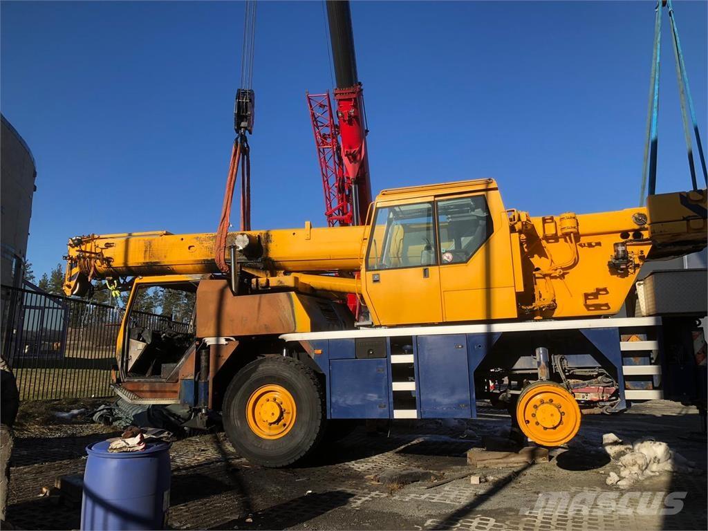 Liebherr LTM 1030-2 全路面起重機/吊車