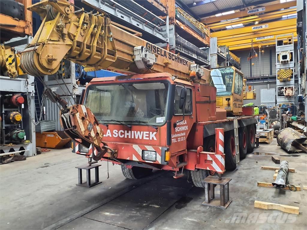 Liebherr LTM 1050 全路面起重機/吊車