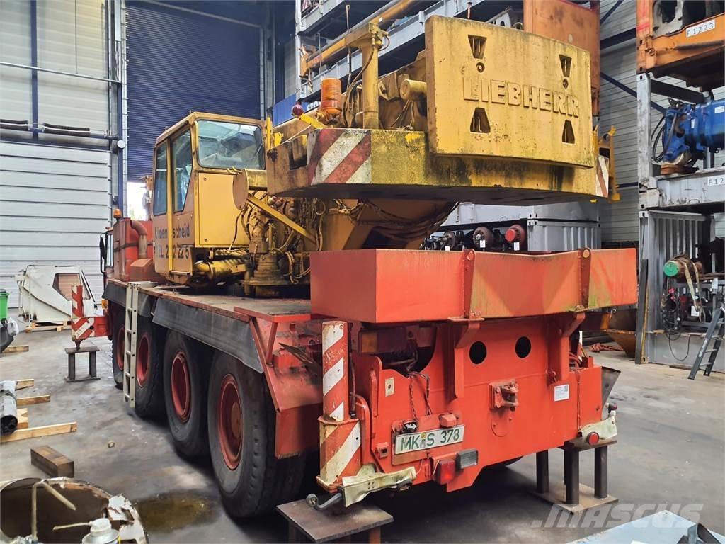 Liebherr LTM 1050 全路面起重機/吊車