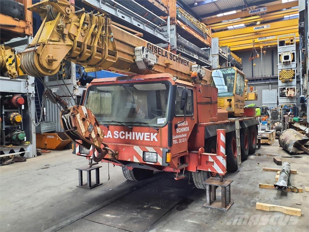 Liebherr LTM 1050 全路面起重機/吊車