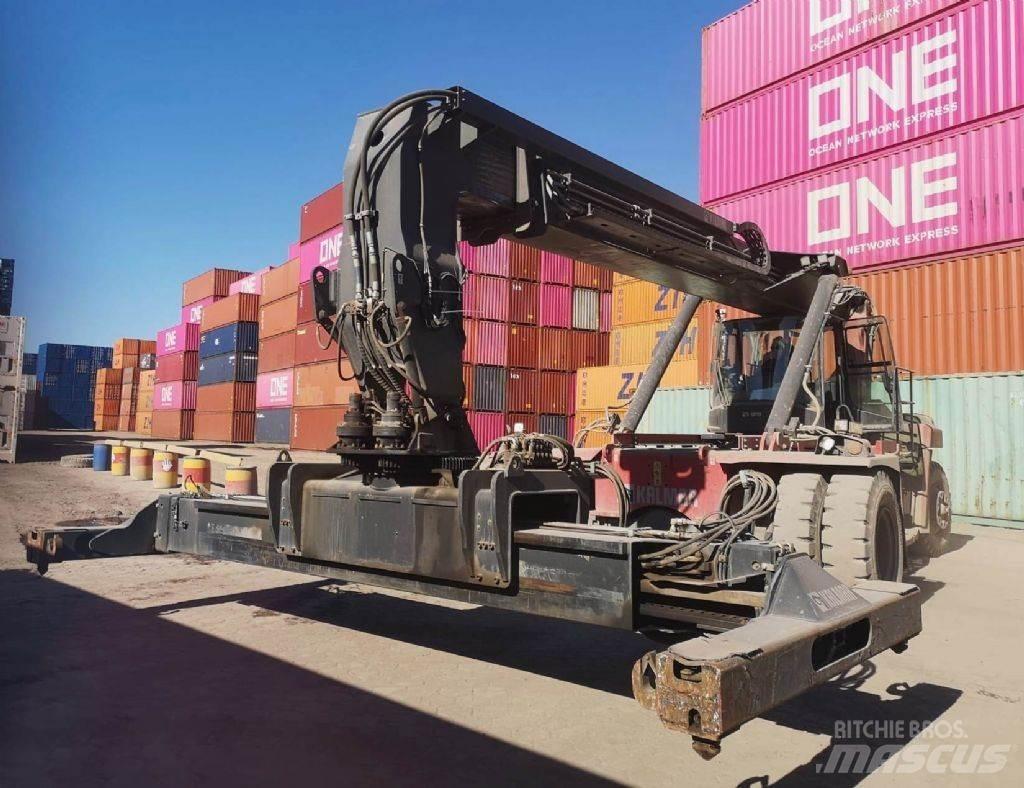 Kalmar DRG100-54S6 前伸型堆積機