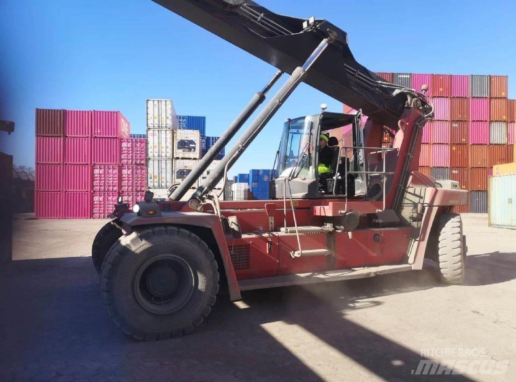 Kalmar DRG100-54S6 前伸型堆積機