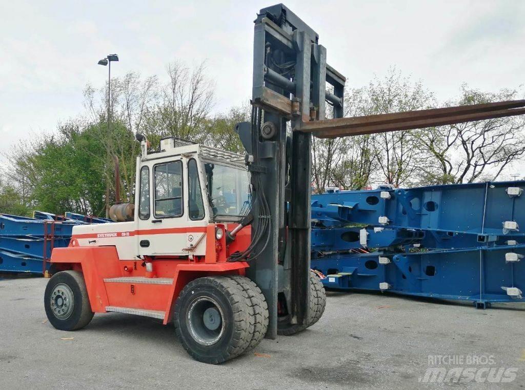 Svetruck 13,6-120-32 柴油卡車