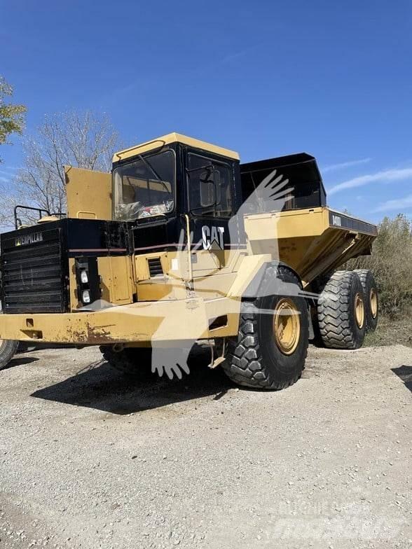 CAT D400D 鉸接式起吊車