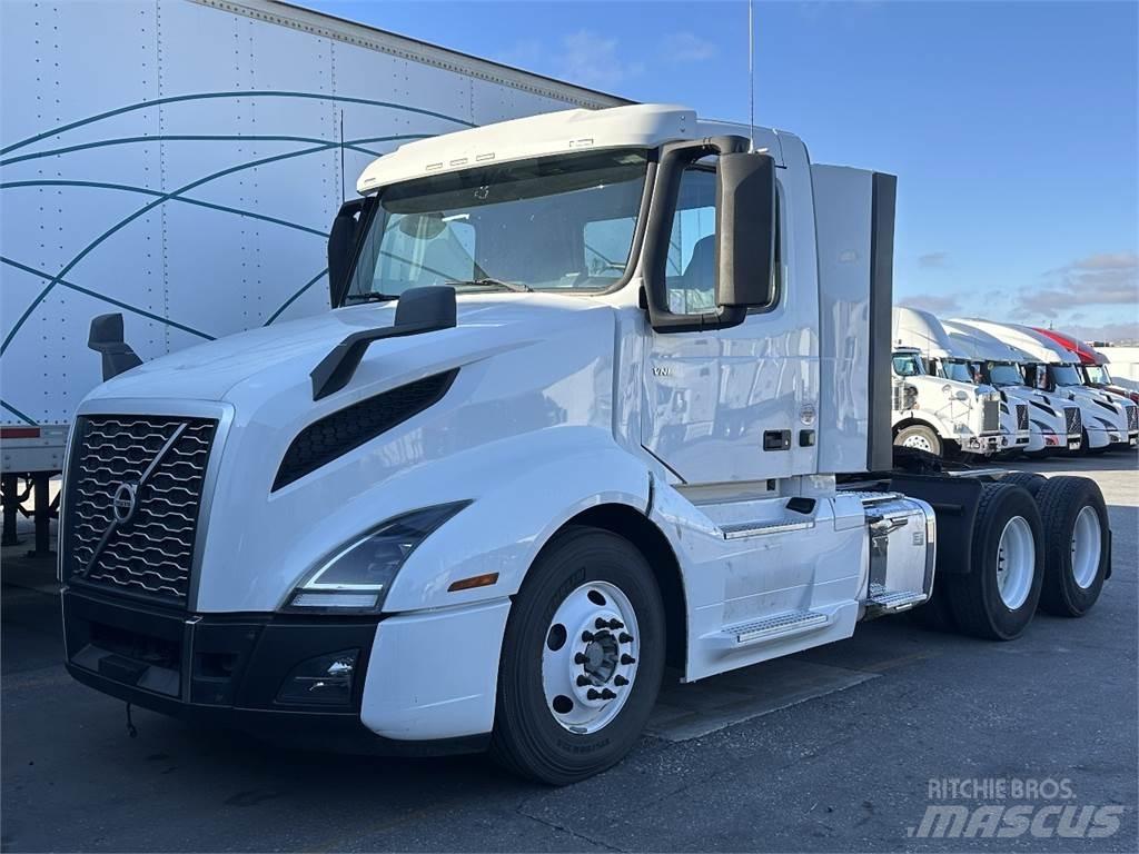 Volvo VNL300 曳引機組件