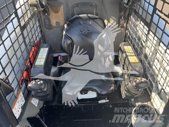 Bobcat T740 滑移轉向裝載機