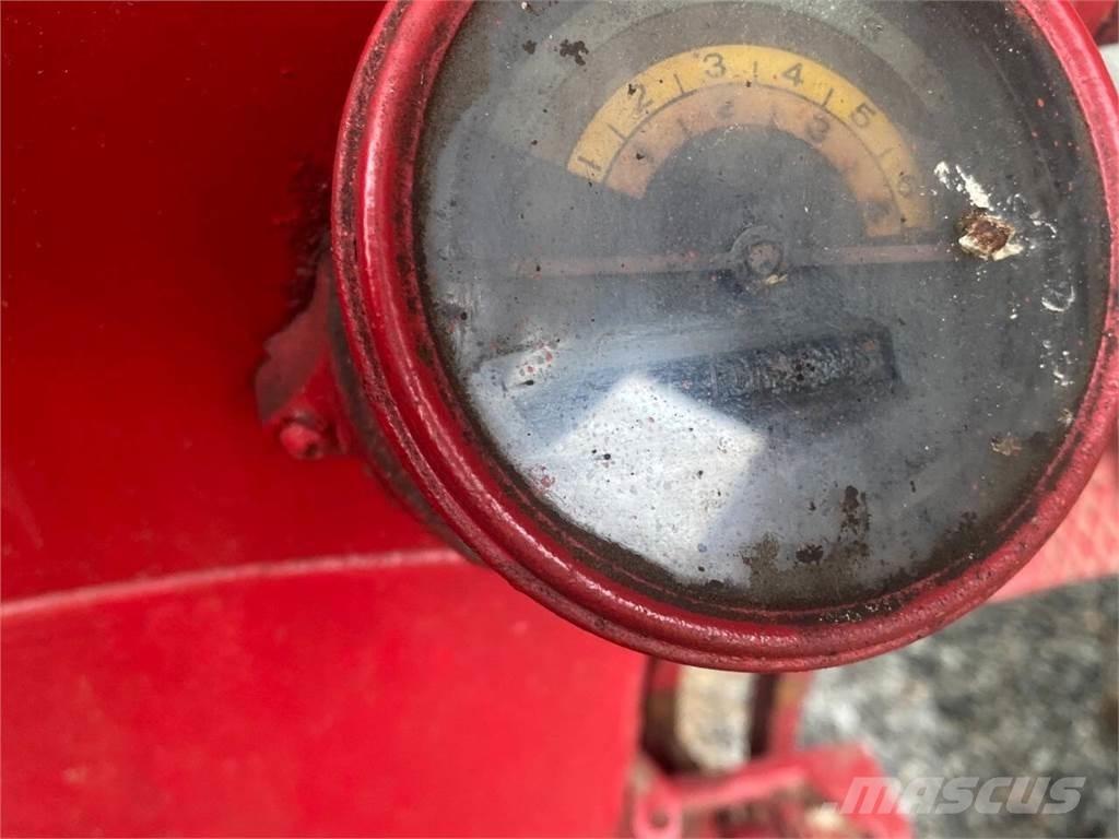 Farmall 400 其他