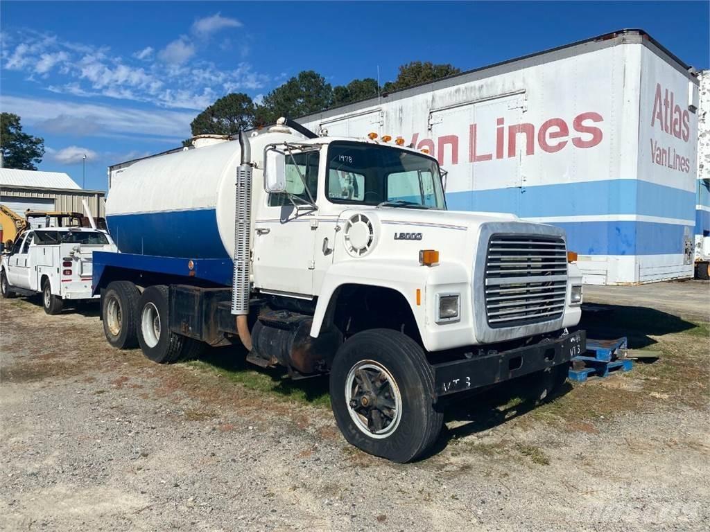 Ford L8000 其他