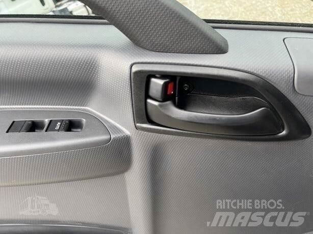 Isuzu NRR 其他