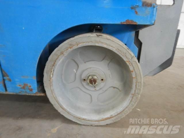 Genie GS2032 剪式升降機