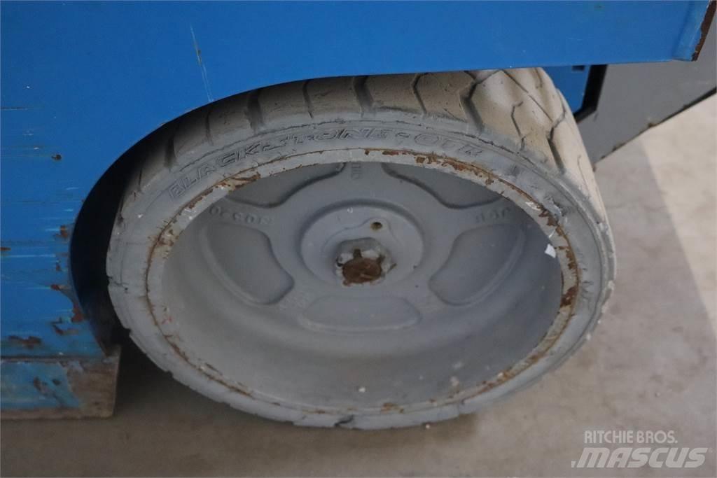 Genie GS2032 剪式升降機