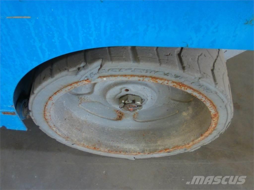 Genie GS2032 剪式升降機
