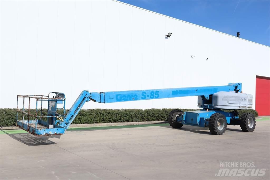 Genie S85 伸縮臂高空作業車