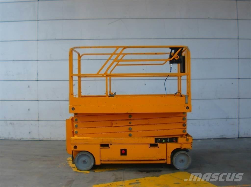 Haulotte Compact 12 剪式升降機