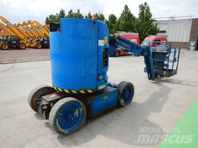 JLG E300AJP 曲臂高空作業車