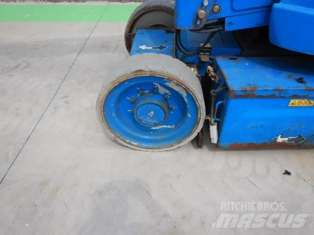 JLG E300AJP 曲臂高空作業車