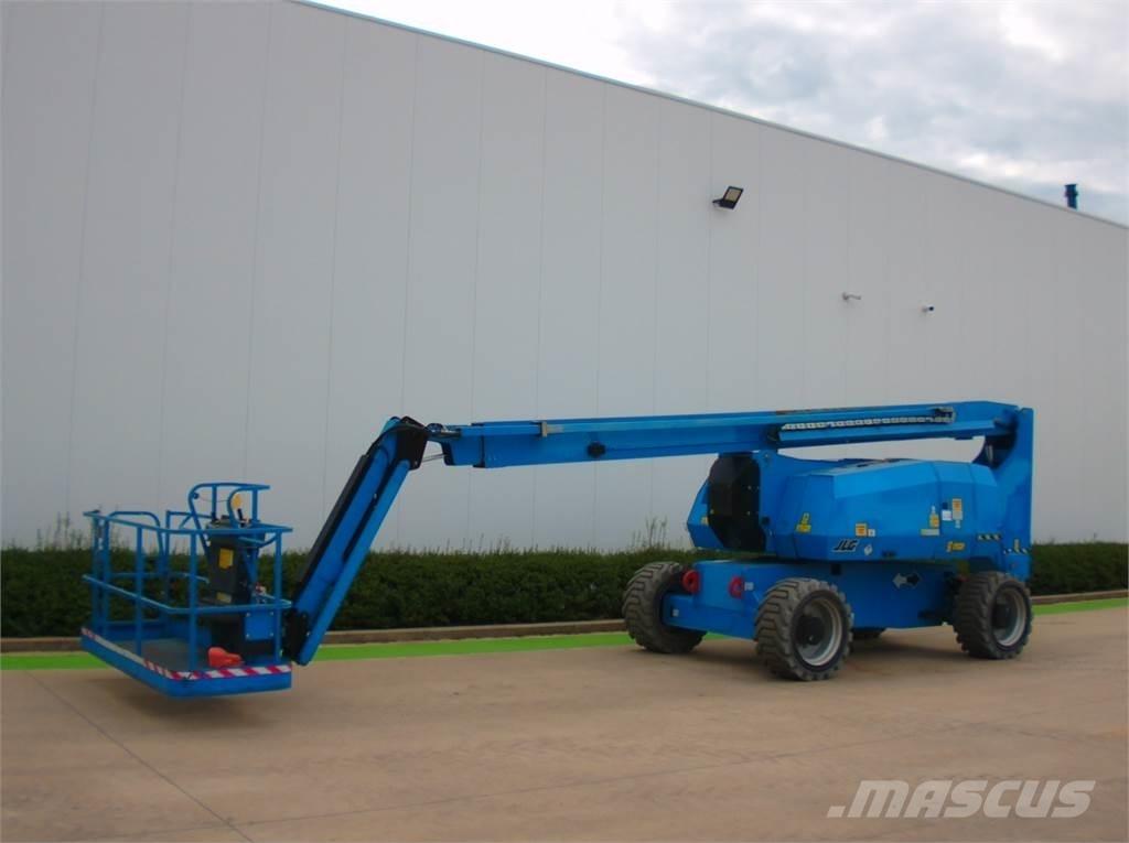 JLG H800AJ 曲臂高空作業車