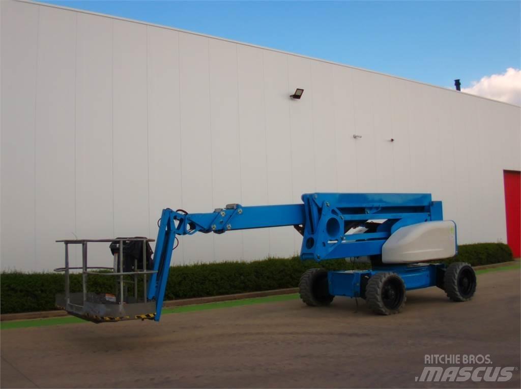 Niftylift HR28 曲臂高空作業車