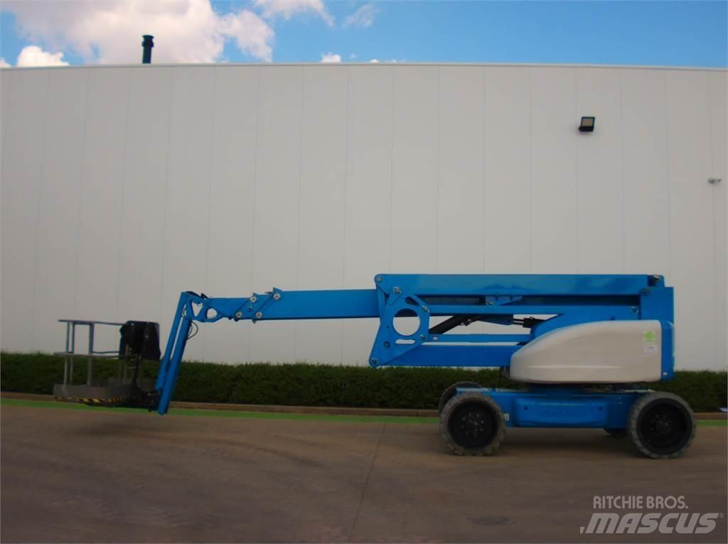 Niftylift HR28 曲臂高空作業車