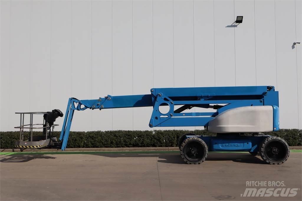 Niftylift HR28 曲臂高空作業車