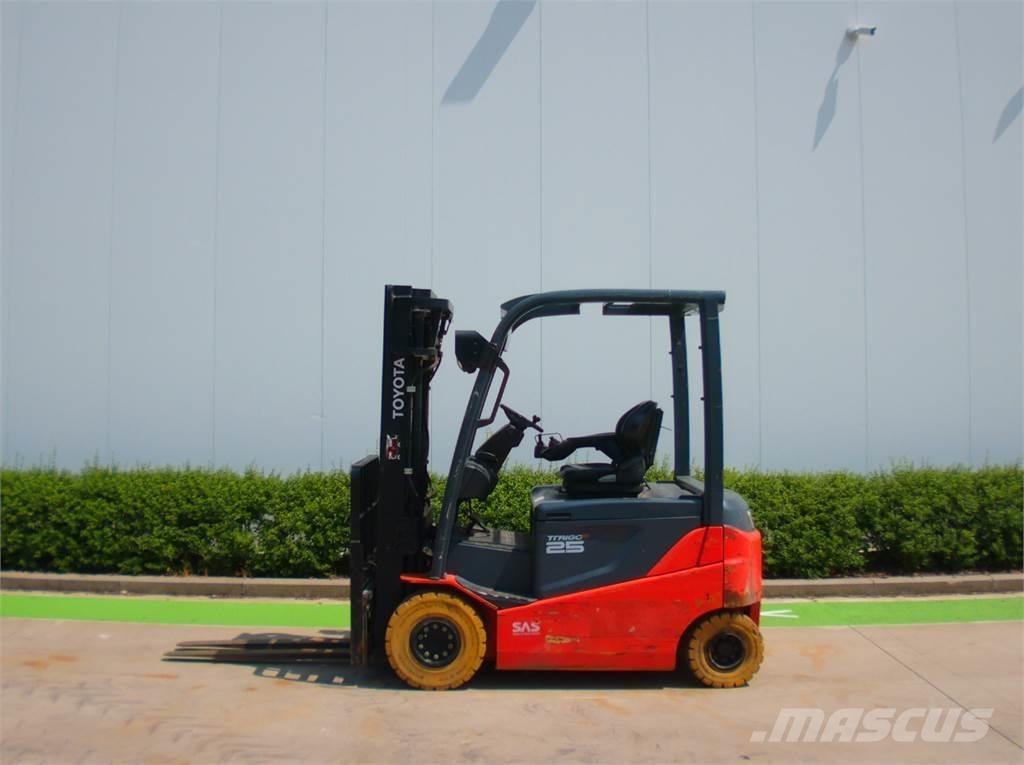 Toyota 8FBMKT25 電動堆高機