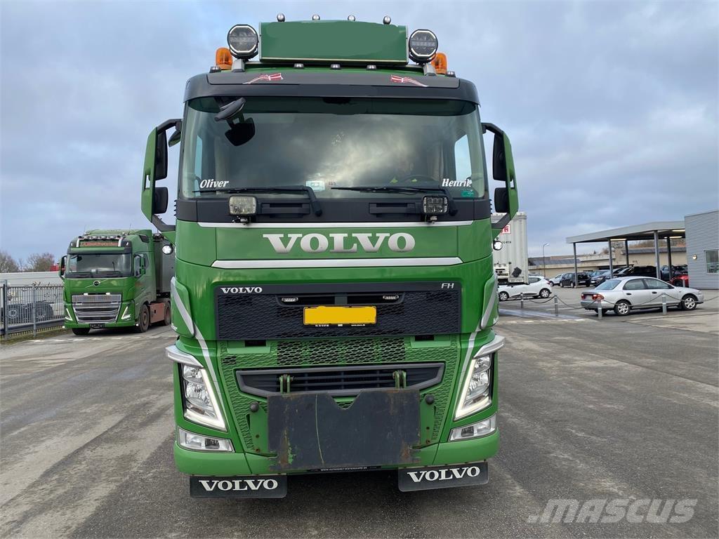 Volvo FH 8x4 起重機卡車