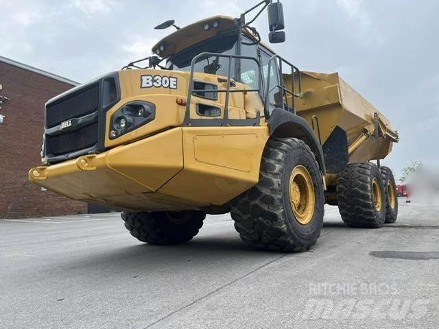 Bell B30E 鉸接式起吊車