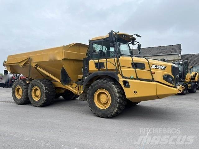 Bell B30E 鉸接式起吊車