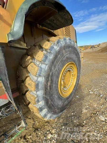 CAT 980M 輪胎式裝載機
