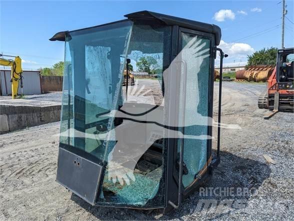 CASE  駕駛室與內部