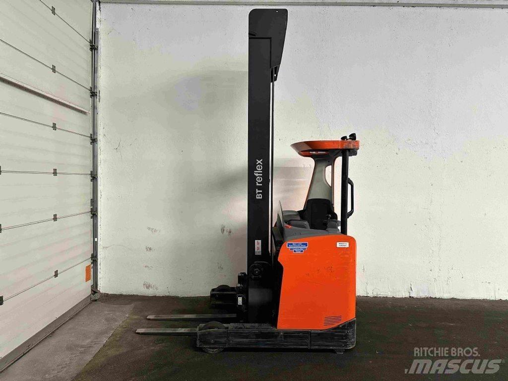 BT RRE 140 - TRIPLEX 9 m 前伸式堆高機(叉車)