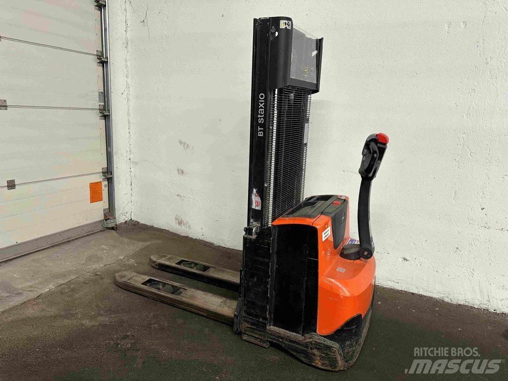 BT SWE 100 行走控制式堆積機