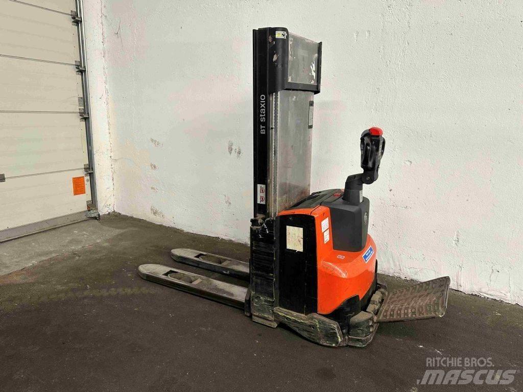 BT SWE 100 行走控制式堆積機