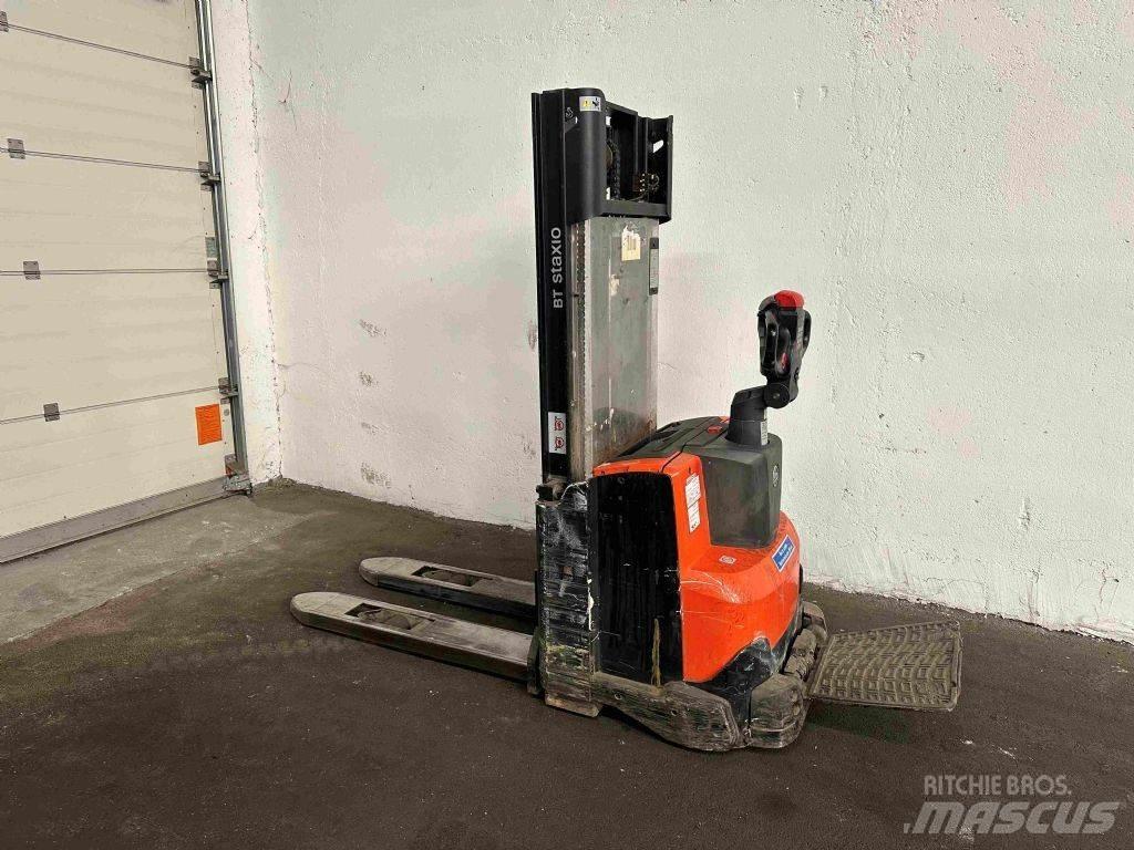 BT SWE 100 行走控制式堆積機