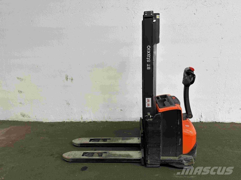 BT SWE 100 行走控制式堆積機