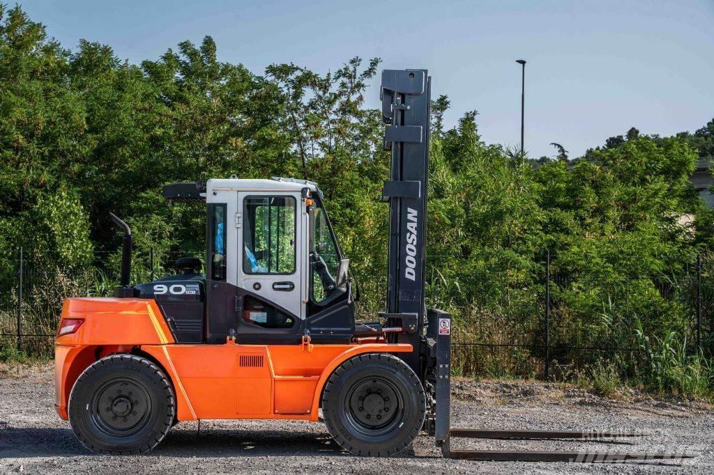Doosan D 90-S-7 柴油卡車