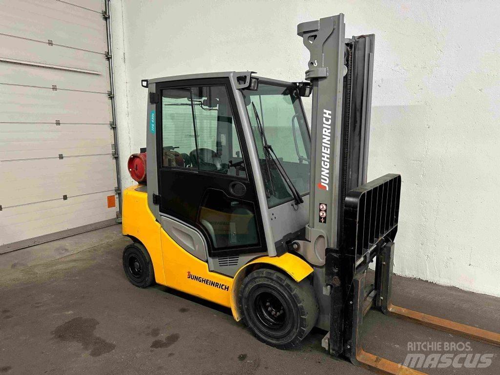 Jungheinrich TFG 430s 液化石油氣LPG卡車