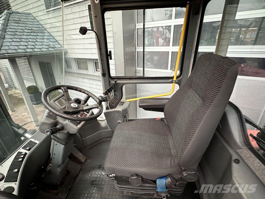 Kalmar DCE 160-12 柴油卡車