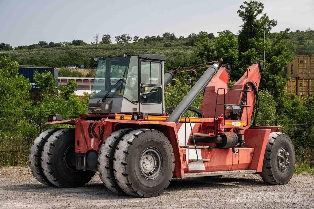 Kalmar DRF450-60S5 前伸型堆積機