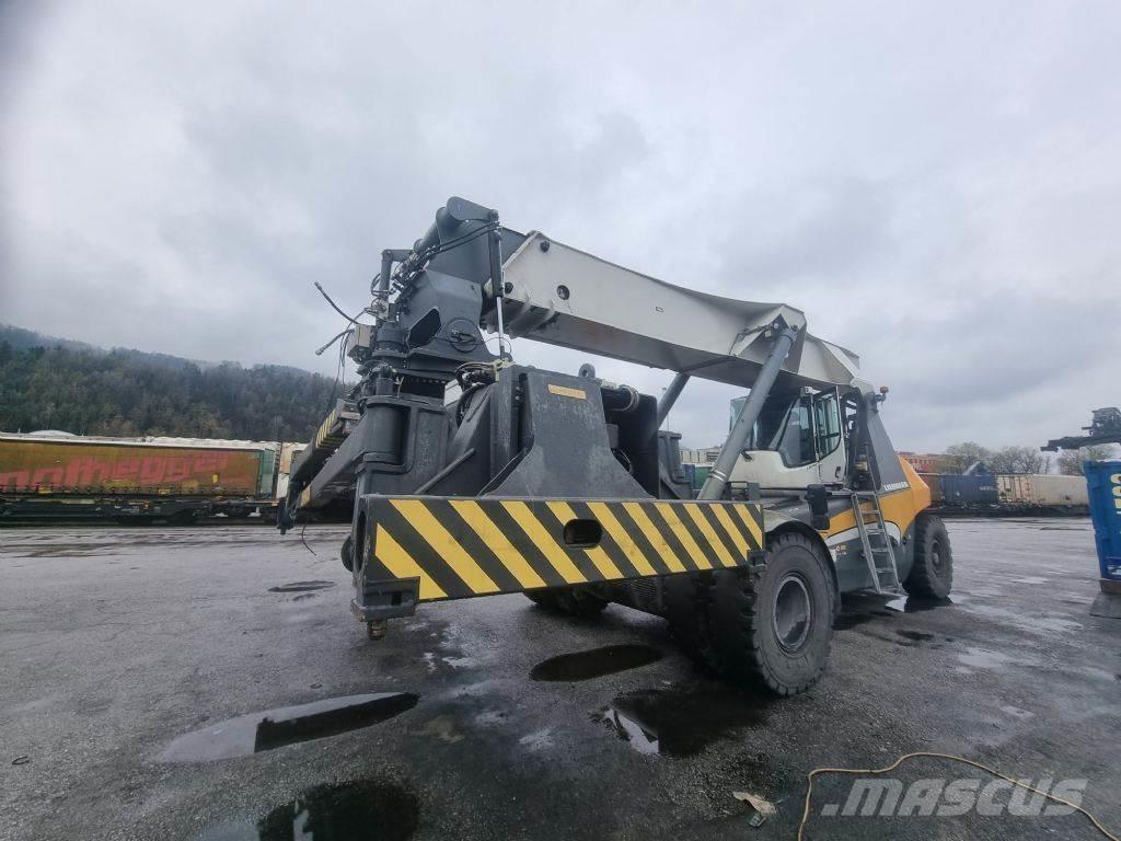 Liebherr LRS 545 前伸型堆積機