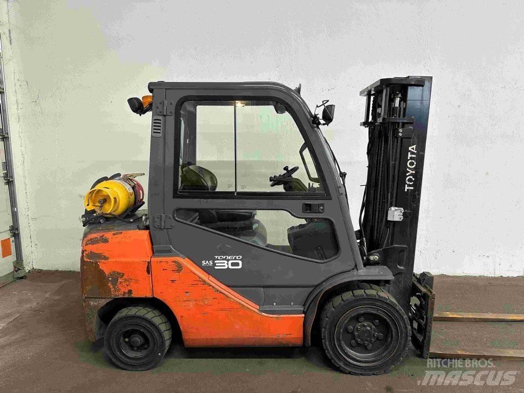 Toyota 02-8FGF30 液化石油氣LPG卡車