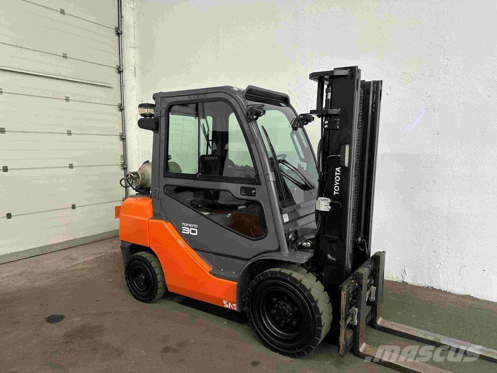 Toyota 02-8FGF30 液化石油氣LPG卡車
