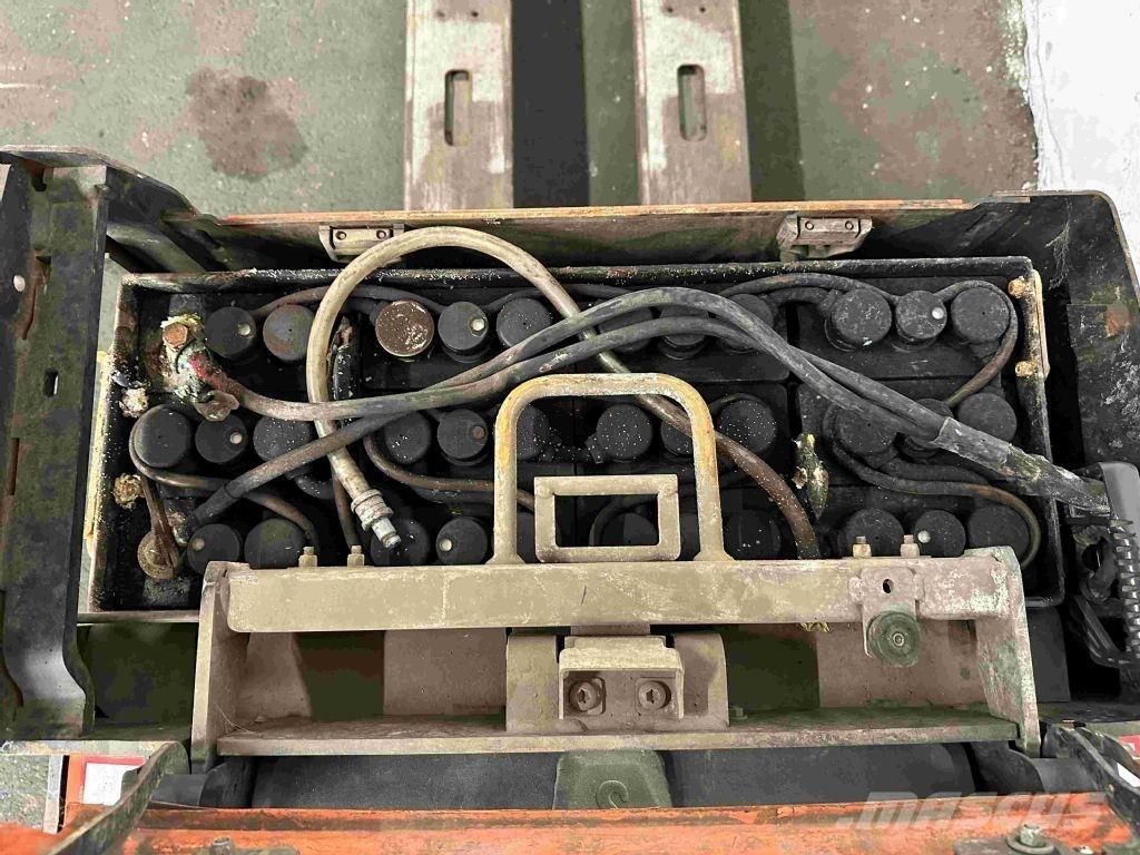 Toyota LPE 200 低架升降機