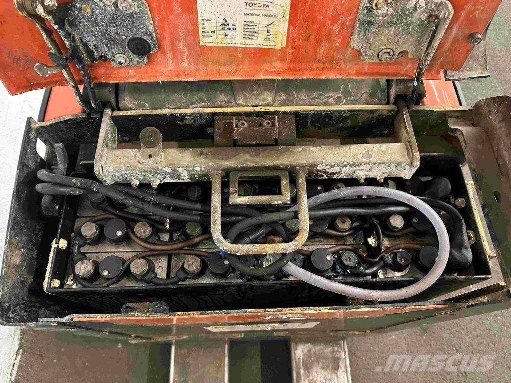 Toyota LPE 200 低架升降機