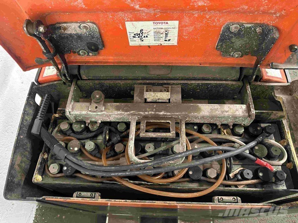Toyota LPE 200 低架升降機