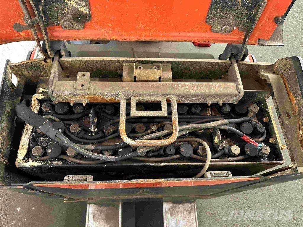 Toyota LPE 200 低架升降機
