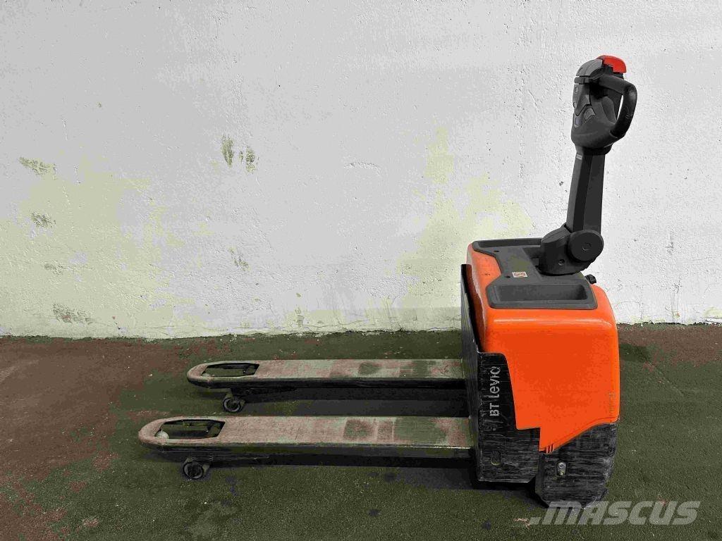 Toyota LWE 130 低架升降機