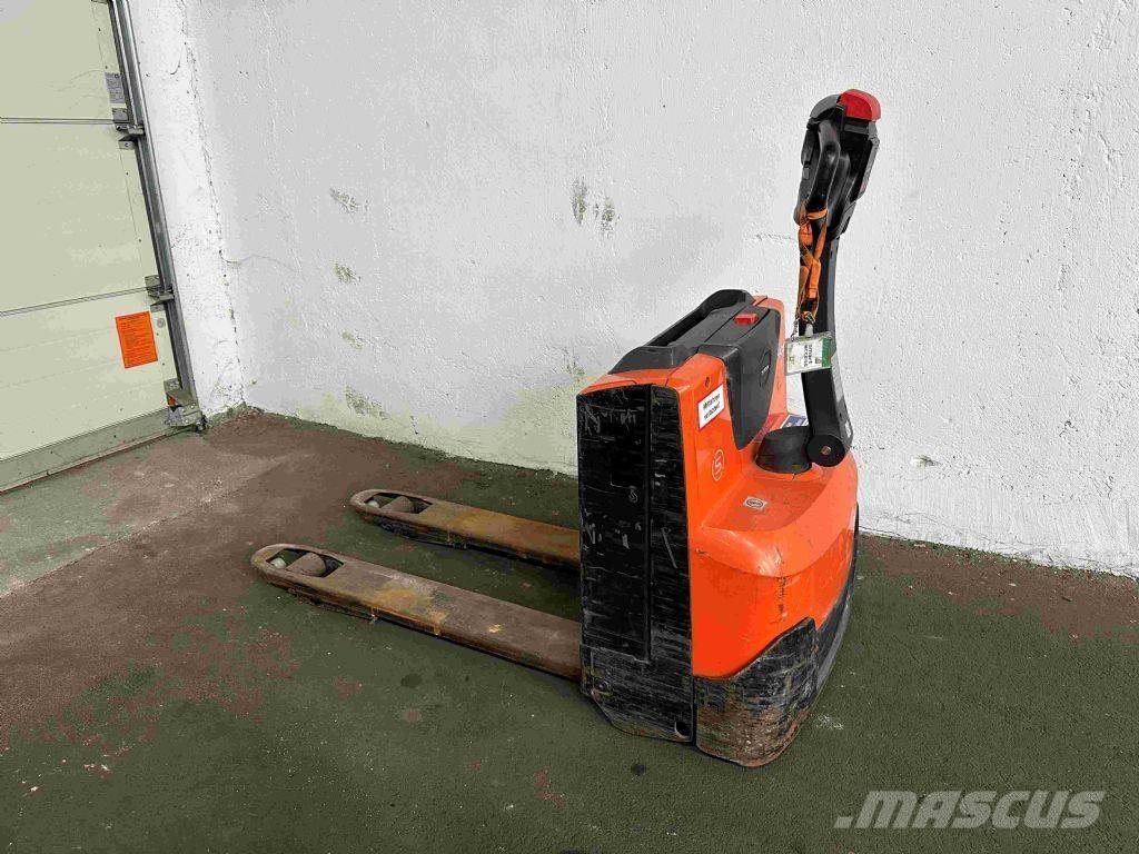 Toyota LWE 140 低架升降機