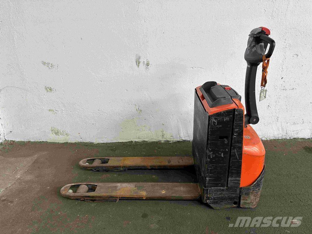 Toyota LWE 140 低架升降機